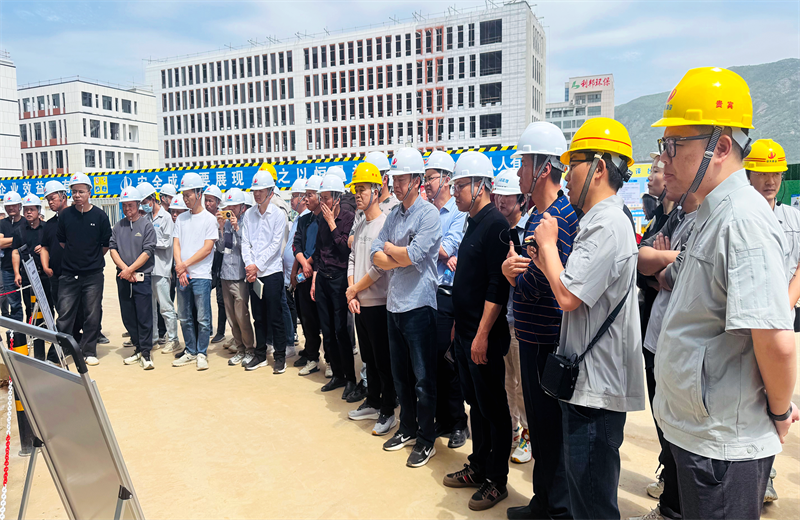 2025年4月17日，由莆田市涵江区住房和城乡建设局主办、w66旗舰厅三建承办的钢筋安装工程质量防控现场交流会在联东U谷·涵江海峡智造产业谷一期成功召开。