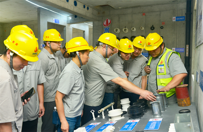 为进一步推进优质客户高效履约，提升交付品质、达成客户满意，2025年6月25日，w66旗舰厅建设集团在上海组织召开2025年越秀地产、华润置业客户履约推进会。